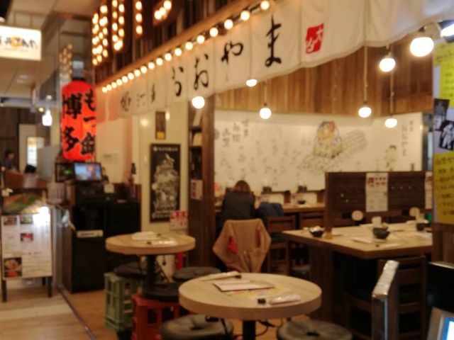 店内_博多もつ鍋 おおやま カウンター KITTE博多