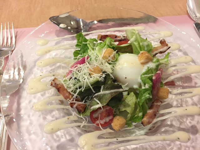 ランチコース前菜のサラダも美味しい_宝塚ホテル カフェレストラン ソラレス