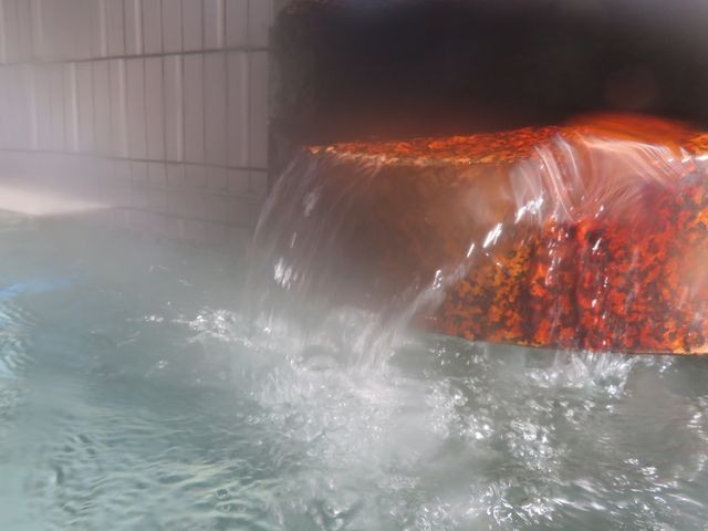 豊富な湯量_温泉天国さくら湯