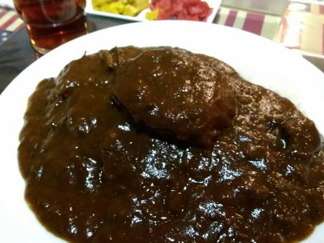 ハンバーグカレー&激辛。もう一段上の辛さもあります。_ころしのカレー