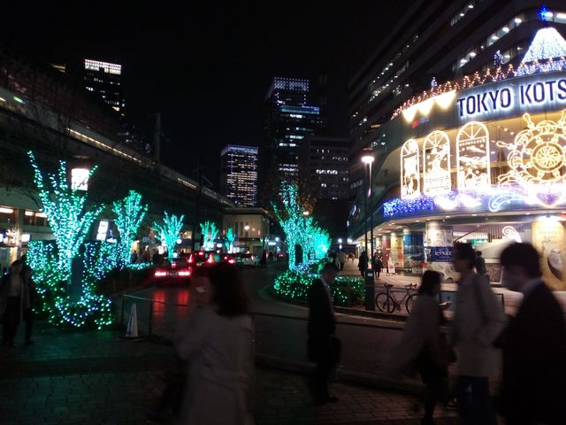 きれい!_有楽町駅前広場