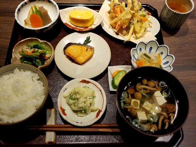 豆皿膳_暮らしっく舘葦 まいもん処いしり亭