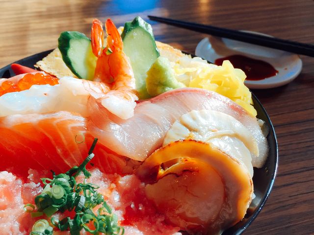 ばんごや丼1,280円
ボリューム満点!美味しくてリーズナブル。_とみうら亭