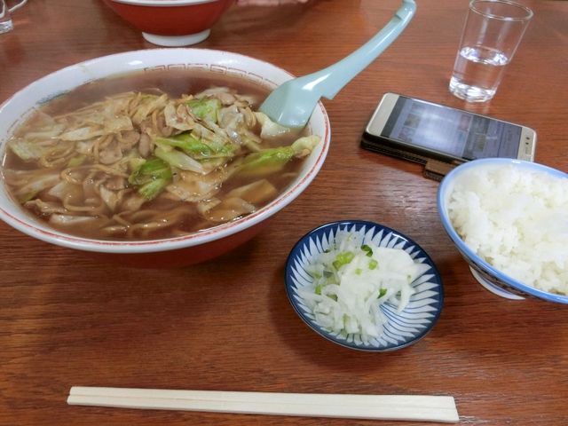 特大!しかも半ライスまでも!
けど合うんです!_こばや食堂