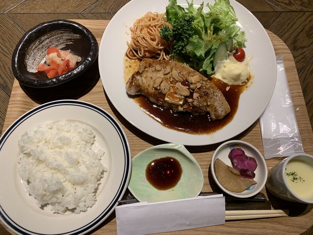 知床麦王トンテキのランチ(1000円)_Cafe&bar334