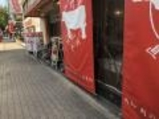 安売りをイメージはしているが_肉卸 肉のオカヤマ 直売所