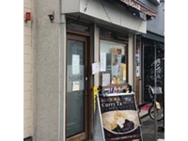 暖簾がないので開いているかどうかわかりづらい外観_うどん小屋