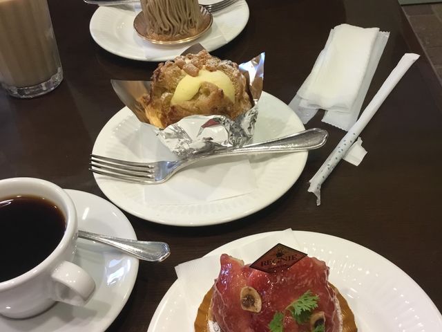 モンブランとシュークリーム_レニエ・グランメゾン