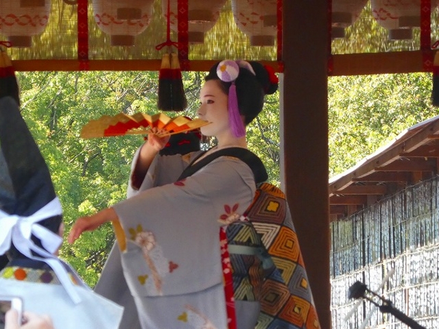 京都府京都市東山区祇園町・八坂神社 斗町の歌舞会_八坂神社
