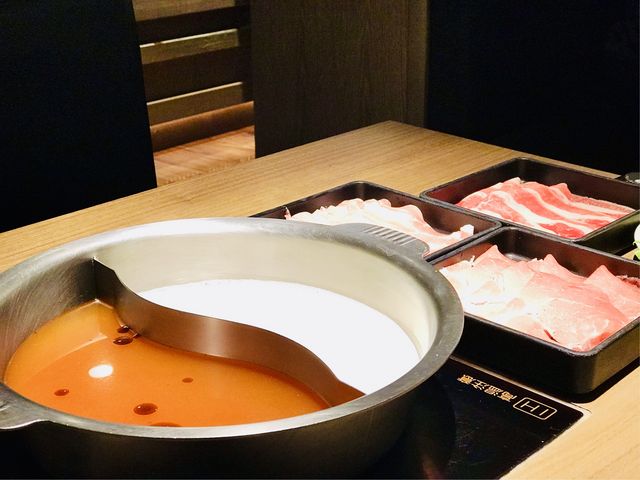 【しゃぶ菜 上野】豆乳と旨辛のスープ_しゃぶ菜 上野