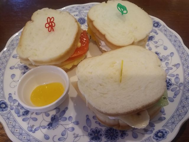 フルーツサンド_トラットリア トレピーニ Trattoria TrePini