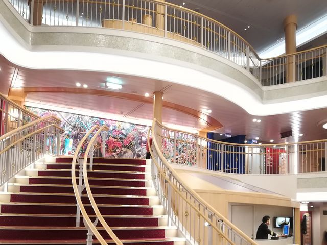 新造船の船内、キレイでした。_オレンジフェリー 東予港店