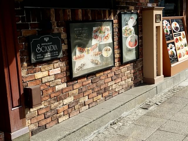 レンガ張りの外壁もおしゃれ_スカンディアガーデン