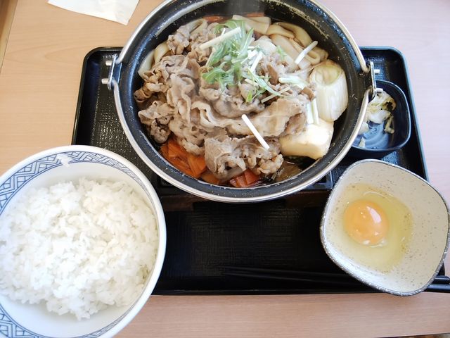 牛すき鍋膳・690円_吉野家 SBS通り静岡店