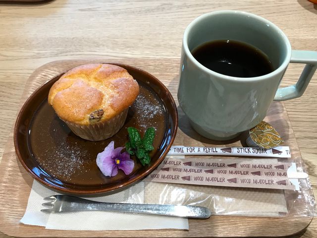 マフィンとコーヒーのセット_飯塚のカフェ 雲を蒔く