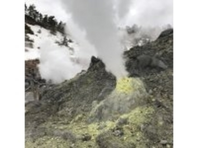 煙が凄いです_玉川温泉自然研究路