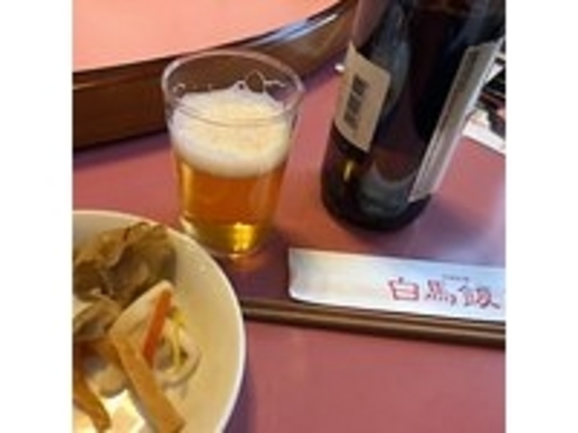 ビールには漬物がサービス_白馬飯店