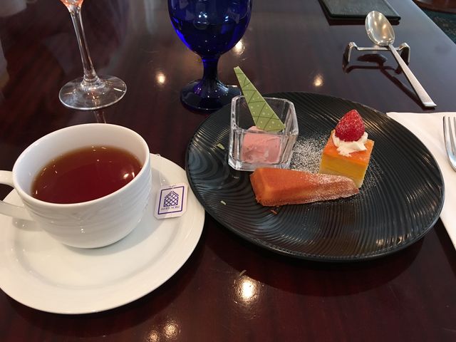 デザートのケーキ。_ブラッセリー&カフェ ル・シュッド