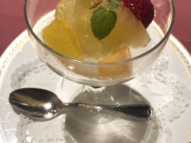 デザートはコンポートでした。_倉敷ロイヤルアートホテル