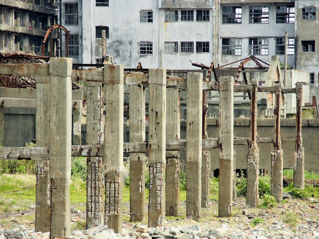 貯炭ベルトコンベアー_軍艦島・上陸周遊クルーズ