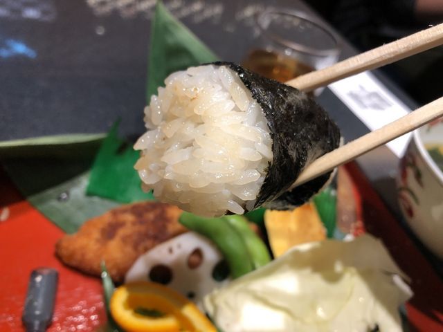 安芸むすは1000円_むすび むさし 新幹線店