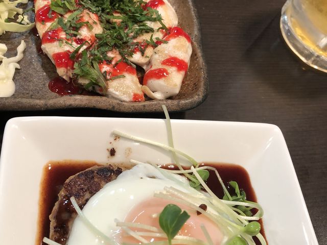 ハンバーグとササミの梅肉。ビールが、進みます。_Haraya ハラヤ