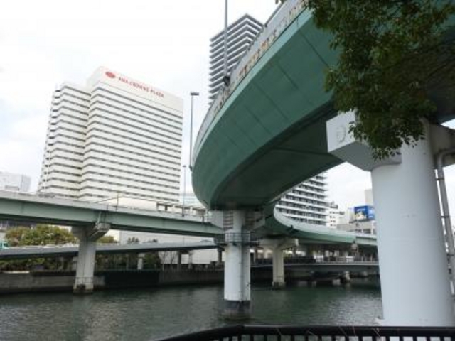高速が入り混じる堂島川_堂島川