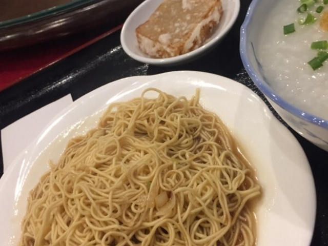 和えそばとお粥です。_嘉賓御茶ノ水店