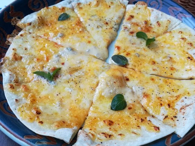 4種のチーズピザ_空の庭 自然レストラン