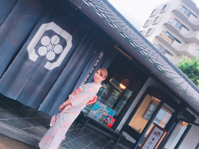 和のテイストの素敵なお店です_菓子舗 間瀬