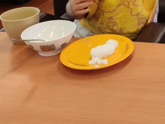 子供の椅子もあります_スシロー高砂店