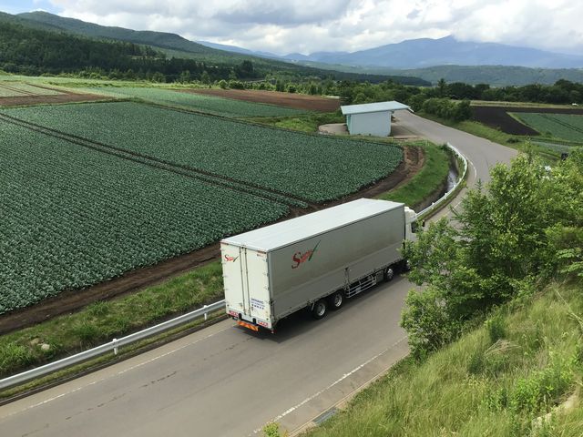 農耕車両もよく見かけました。_パノラマライン北ルート