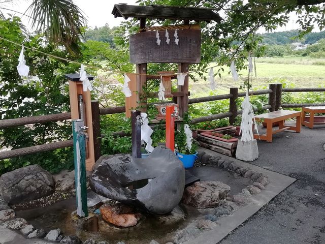 店先の飲泉所_とうふ工房わたなべ