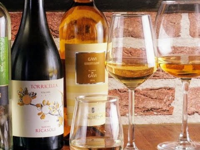 選べるワイン飲み比べ_e vita エビータ 幕張店