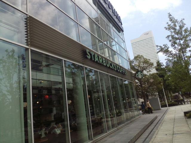 外観_スターバックス・コーヒー TSUTAYA 横浜みなとみらい店