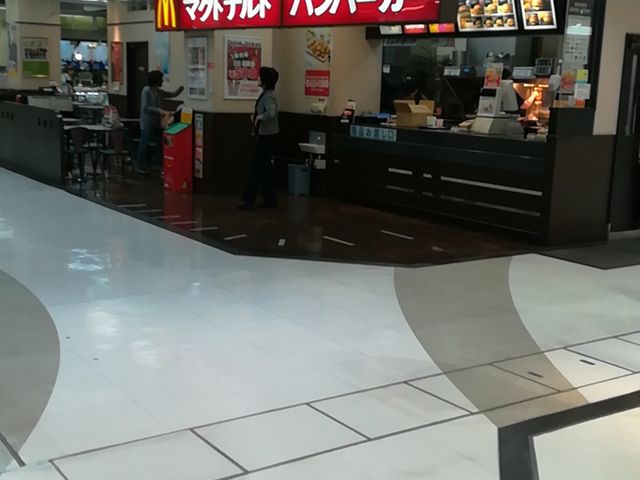 店内_マクドナルド高橋グリーンシティ店