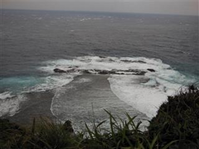 「西崎灯台と左手前に有る最西端之地碑」_西崎