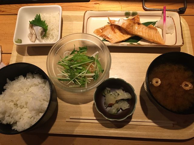 本日の一色ランチ 970円
メニュー表やウェブの写真とは全く異なる内容でした_下の一色