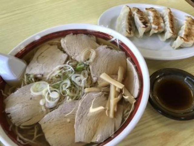 チャーシューメンと餃子_マルタマ食堂