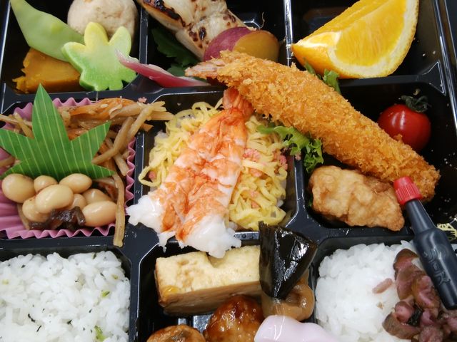 老舗のお弁当_八百彦本店