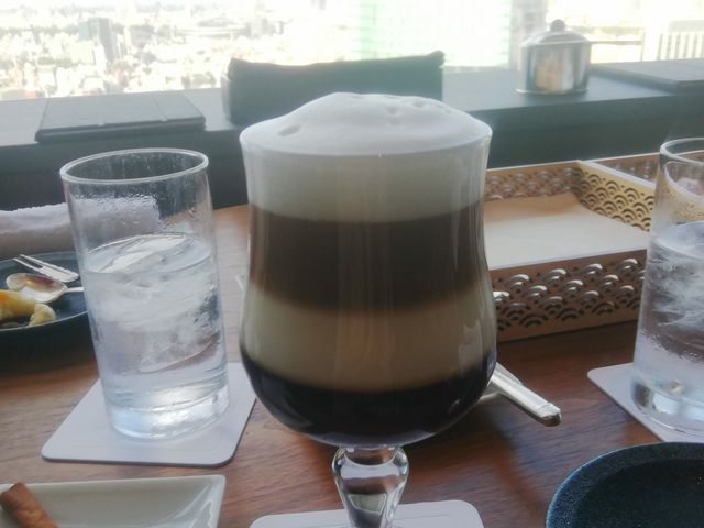 カフェ_タワーズバー ベロビスト