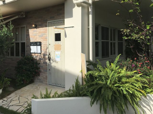cafeポンチェの玄関_cafe ポンチェ