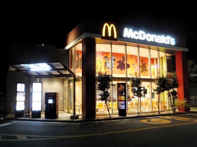 店舗外観_マクドナルド久居インター店