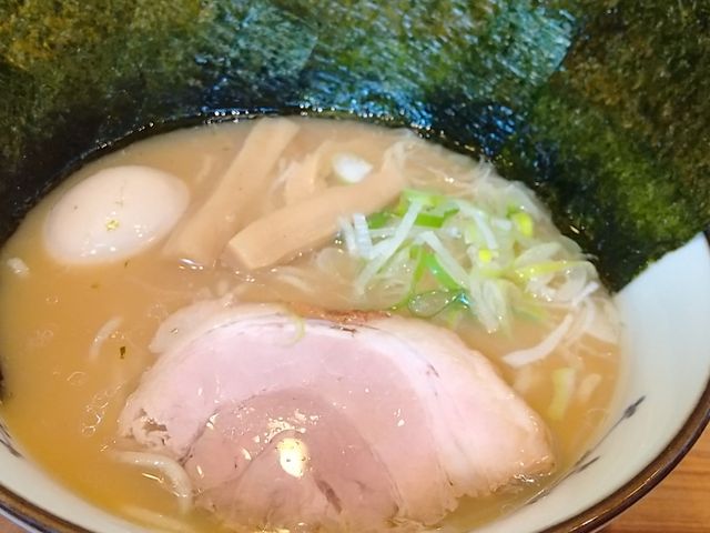オーソドックスな景虎汁そば_景虎