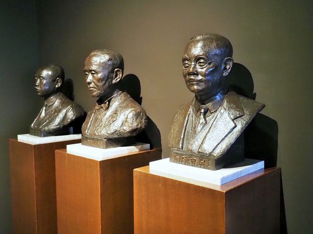 島津源吉寿像_島津製作所 創業記念資料館