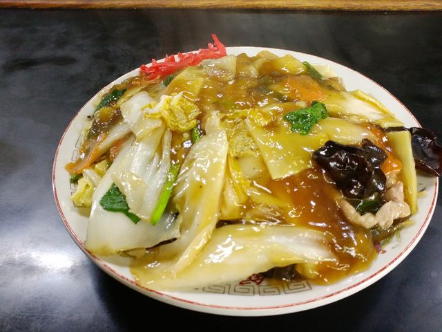 今回、食べた五目あんかけやきそばです。
ボリュームたっぷりでした。大盛りもおすすめです。_銀鳥