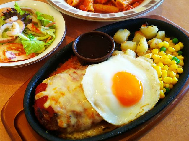 安くて美味しい庶民の洋食レストラン_サイゼリヤ イオン戸畑店