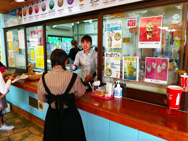 ブルーシールアイスクリームあやはし_海の駅あやはし館
