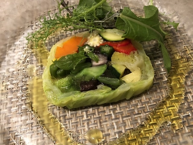 鎌倉野菜のテリーヌ。彩り鮮やかで見た目も味も良い。_ステーキハウス 柳鳳