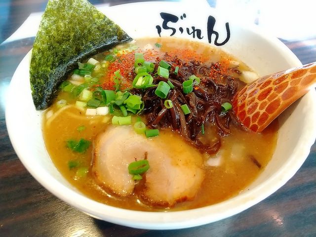 竹ノ塚駅周辺のとんこつラーメンと言えば、ここ。_濃厚豚そば ぶれん
